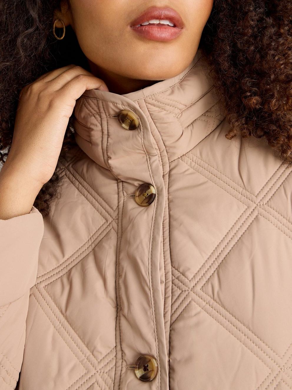 Edie Quilted Coat in LGT NAT - MODEL DETAIL