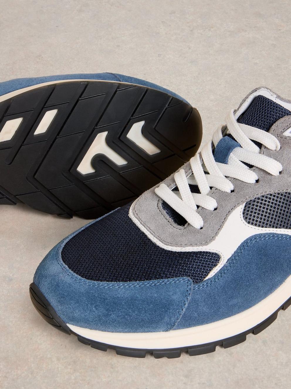 Ricky Retro Runner in NAVY MULTI - FLAT DETAIL