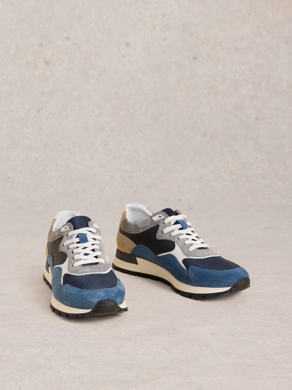 Ricky Retro Runner in NAVY MULTI - FLAT FRONT