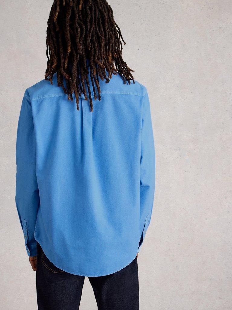Bruton Oxford Long Sleeve Shirt in LGT BLUE - MODEL BACK