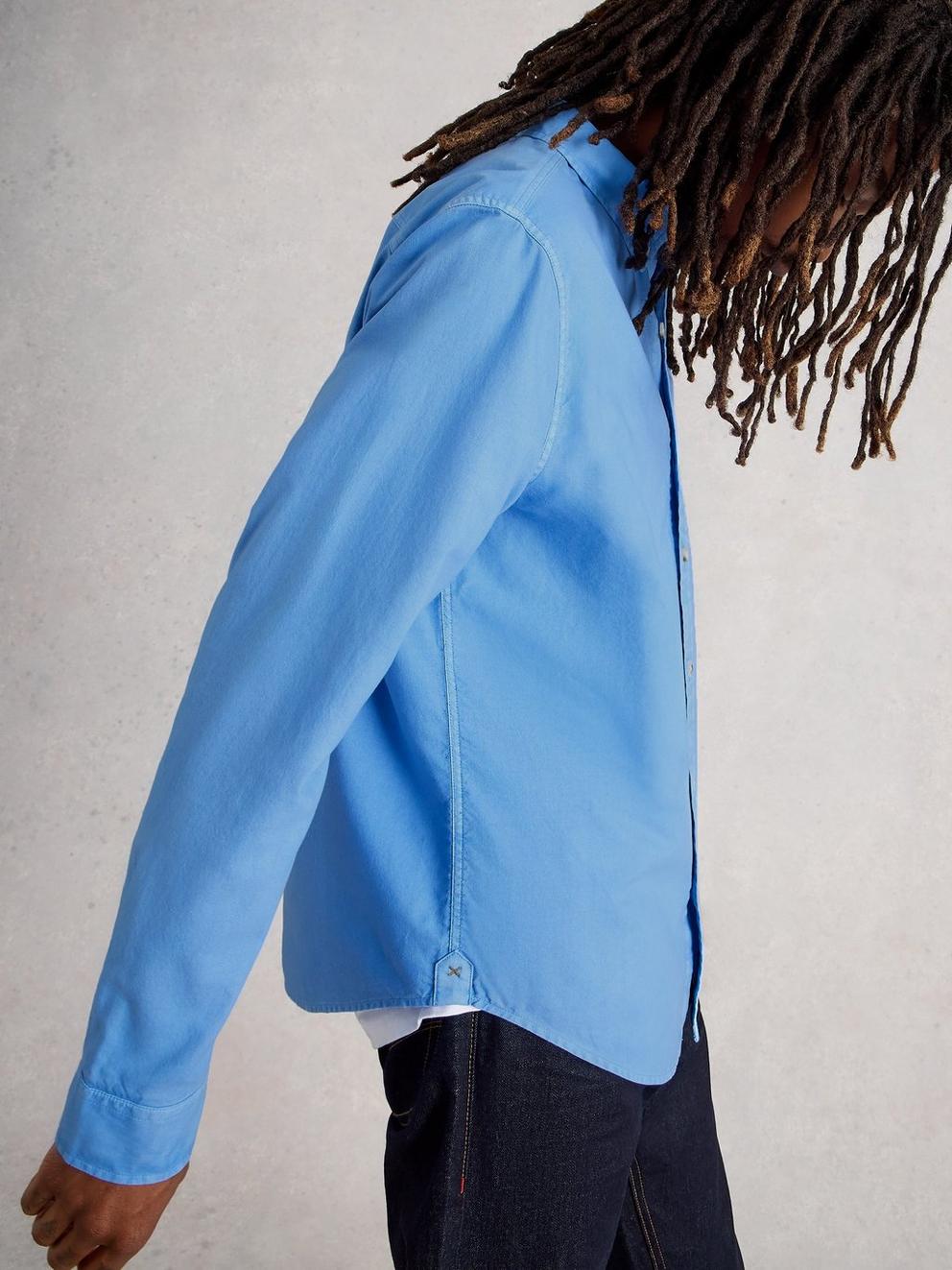 Bruton Oxford Long Sleeve Shirt in LGT BLUE - MODEL DETAIL