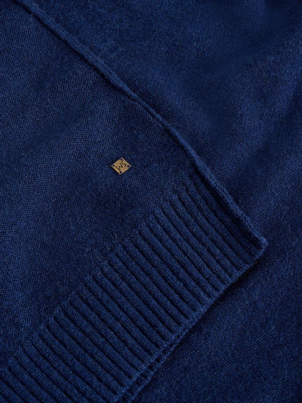 Milton Lambswool Crew in DARK NAVY - FLAT DETAIL