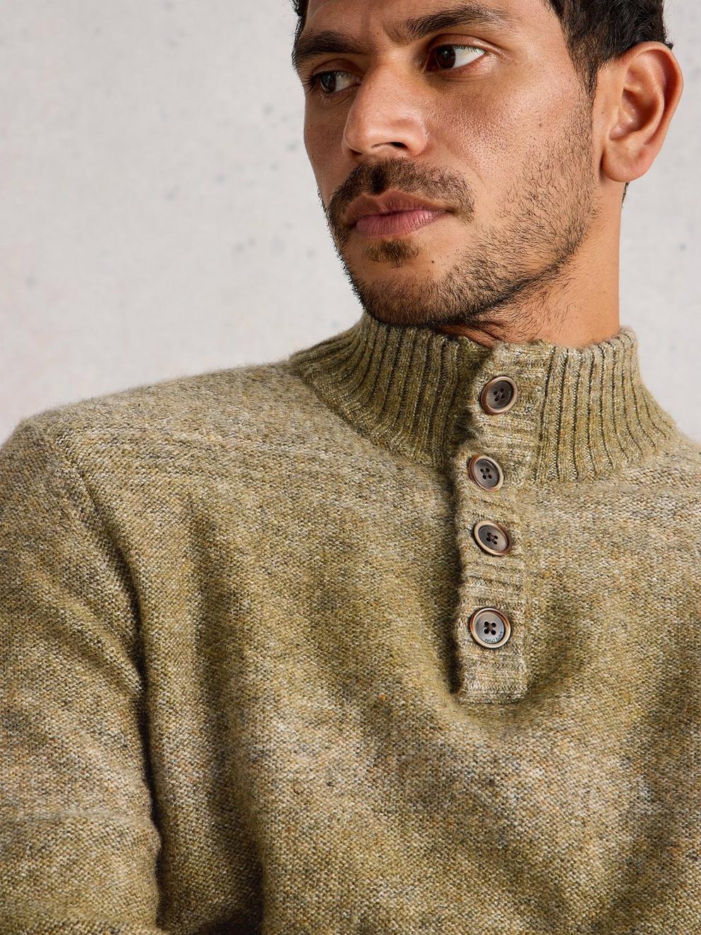 Ombre Button Neck in MID GREEN - MODEL DETAIL