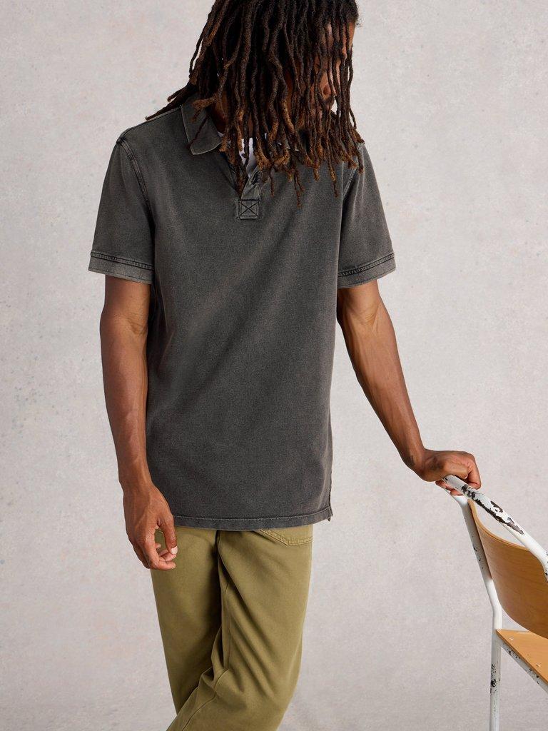 Utility Short Sleeve Polo in WASHED BLK - MODEL DETAIL
