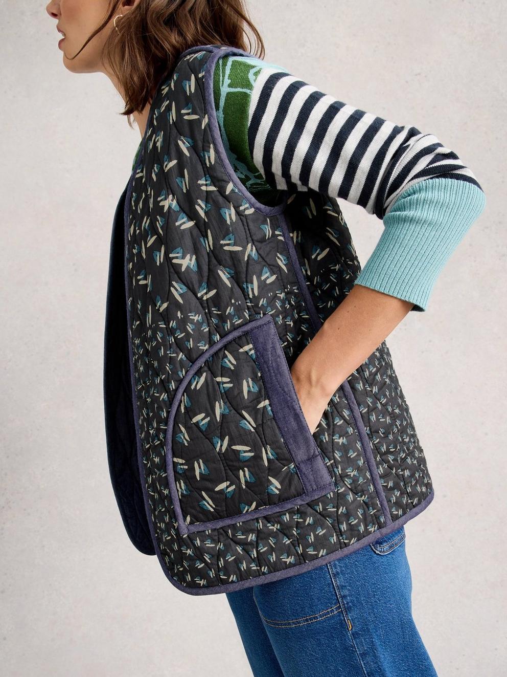 Carla Printed Gilet in BLUE MLT - MODEL DETAIL
