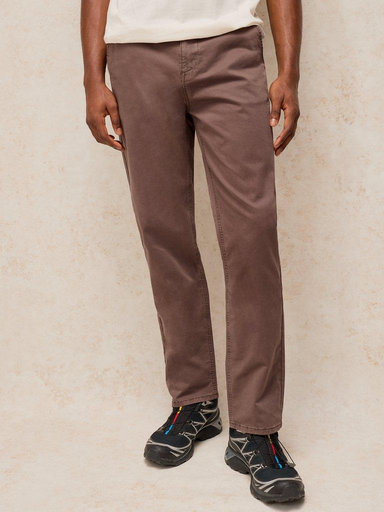 Sutton Organic Slim Chino in DK BROWN - MODEL FRONT