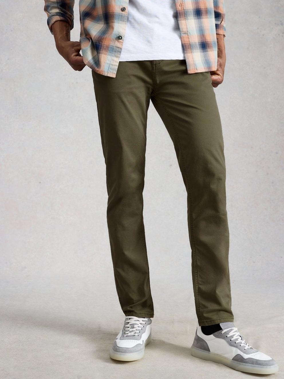 Sutton Organic Slim Chino in KHAKI GRN - MODEL DETAIL
