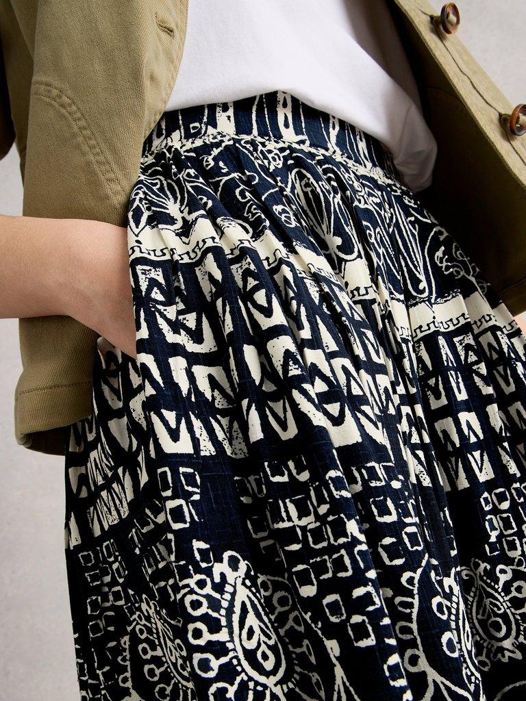 Abigail Printed Midi Skirt in NAVY PR - MODEL DETAIL