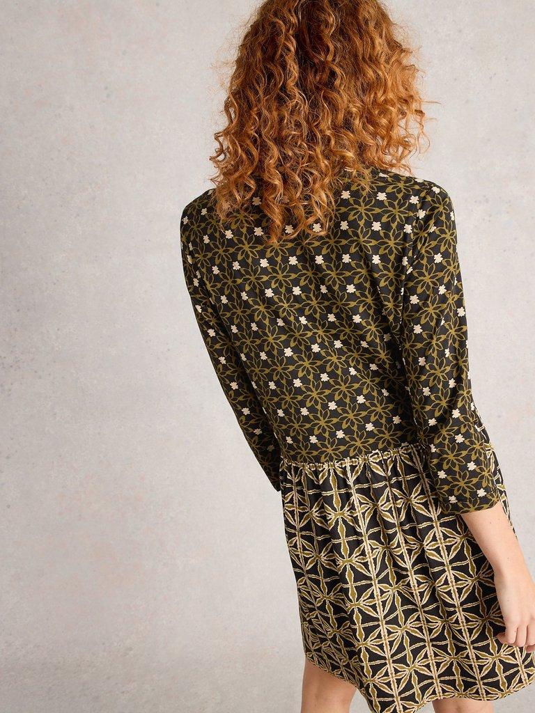 Everly Jersey Collared Dress in BLK MLT - MODEL BACK