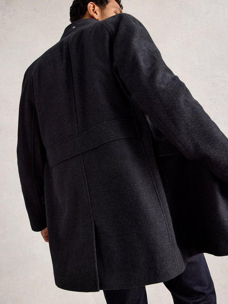 Wool Funnel in CHARC GREY - MODEL BACK