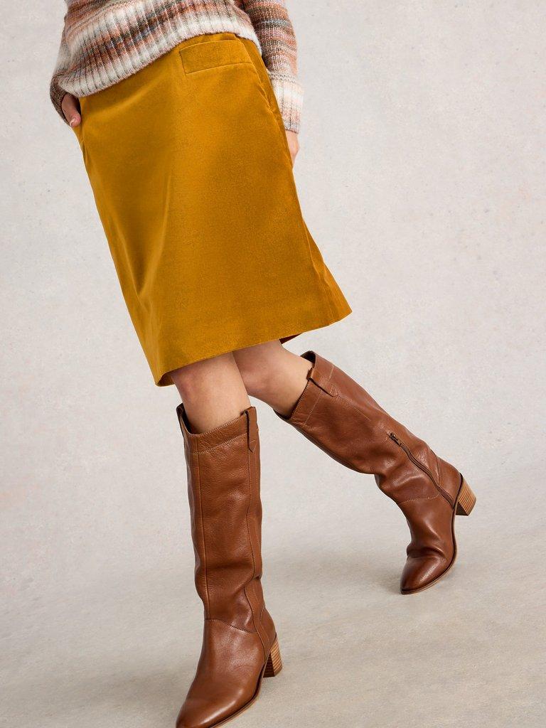 Coral Velvet Knee Length Skirt in DK CHART - MODEL DETAIL