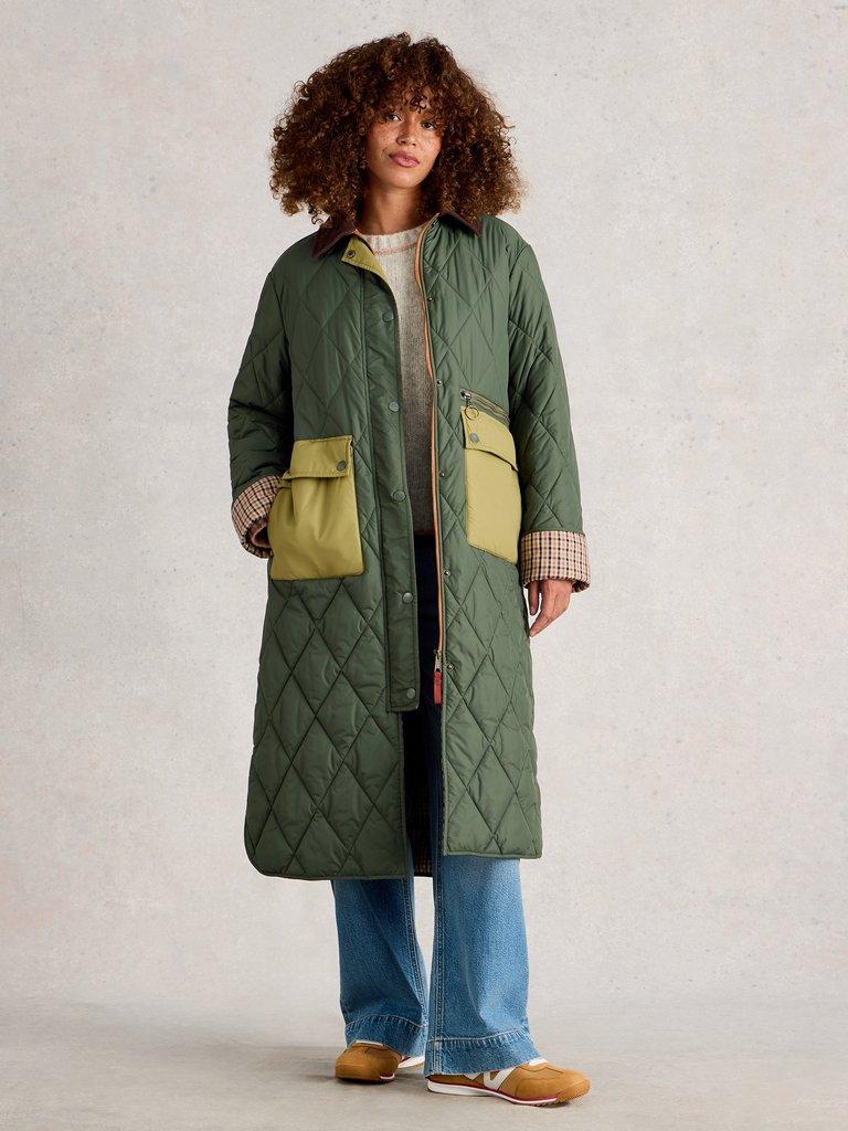 Stella Longline Quilted Coat in DK GREEN - MODEL FRONT