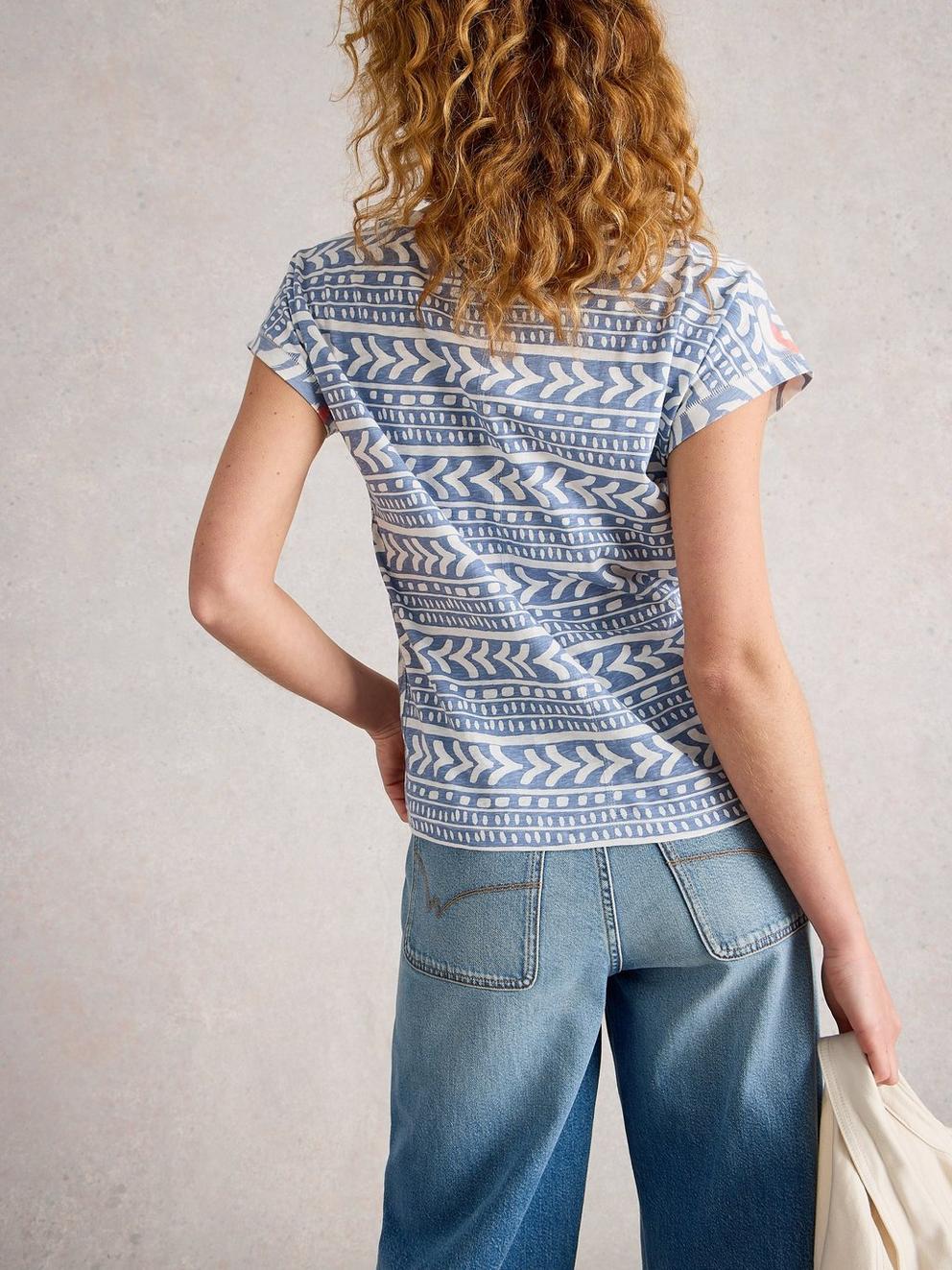 NELLY TEE NOTCH NECK in BLUE PR - MODEL BACK