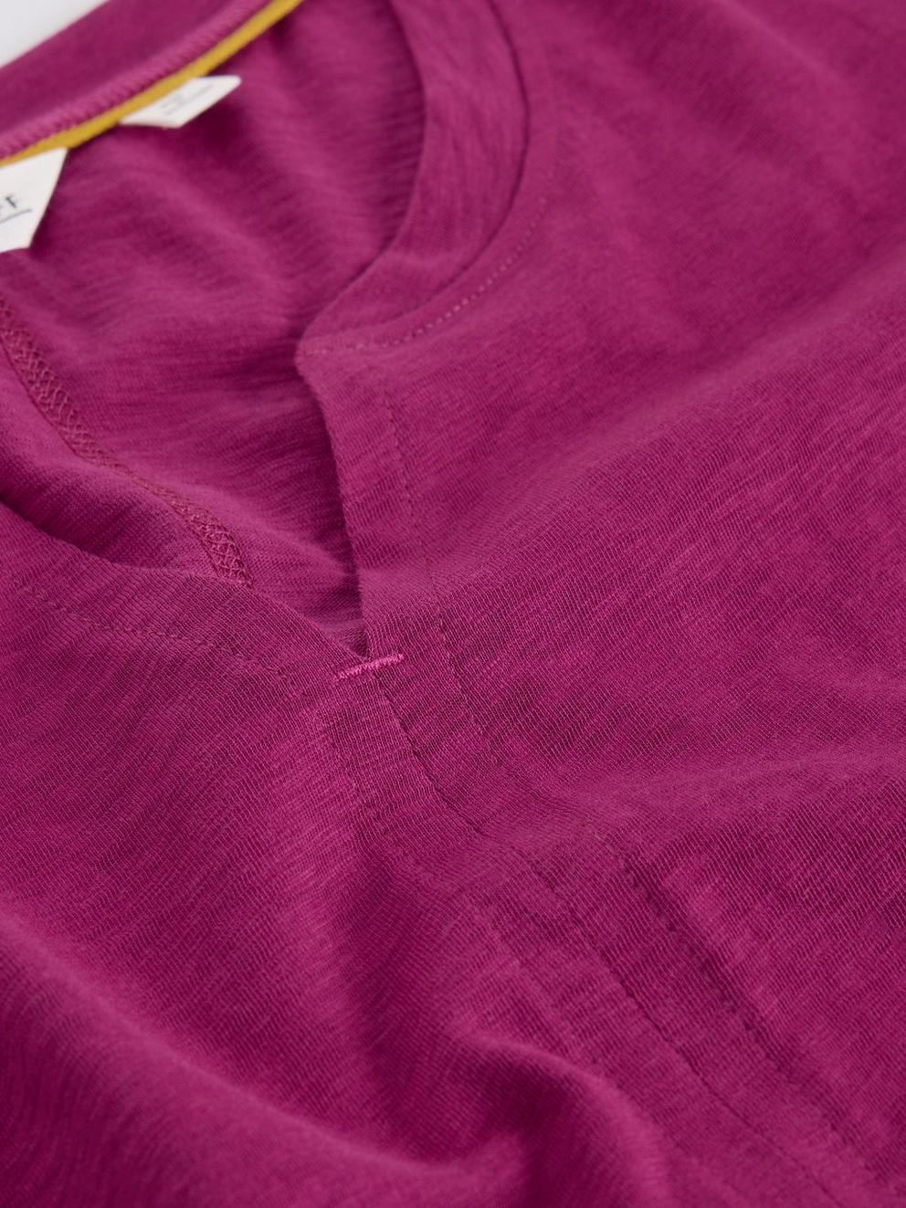 NELLY TEE NOTCH NECK in DK PLUM - FLAT DETAIL