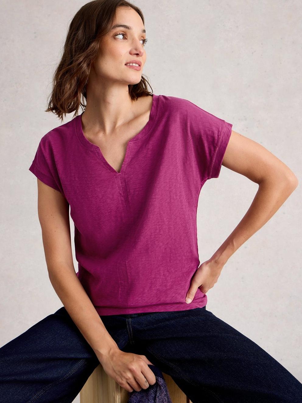 NELLY TEE NOTCH NECK in DK PLUM - MODEL DETAIL