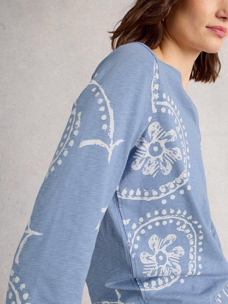 NELLY 34 SLEEVE TEE in BLUE PR - LIFESTYLE