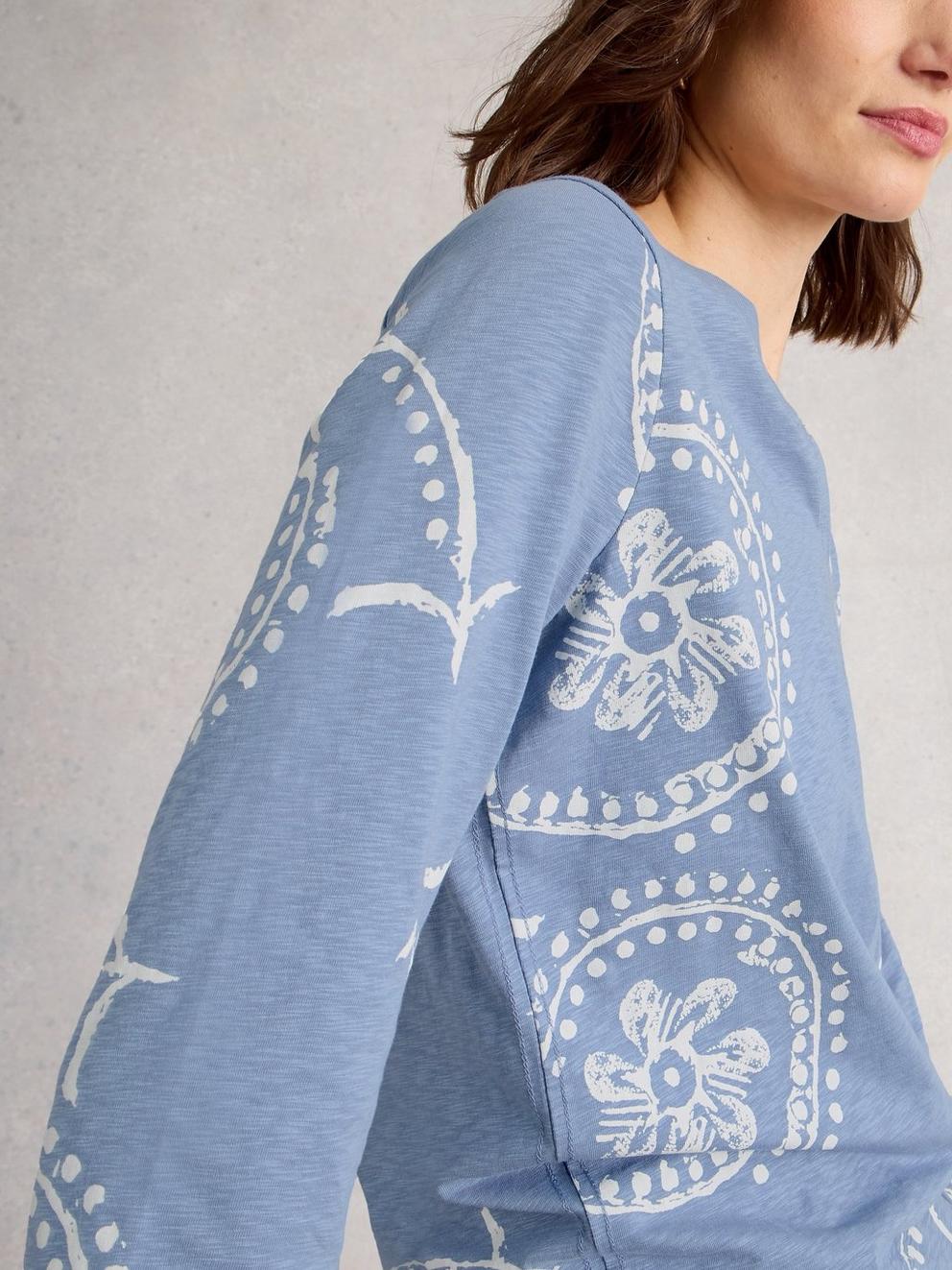 NELLY 34 SLEEVE TEE in BLUE PR - LIFESTYLE