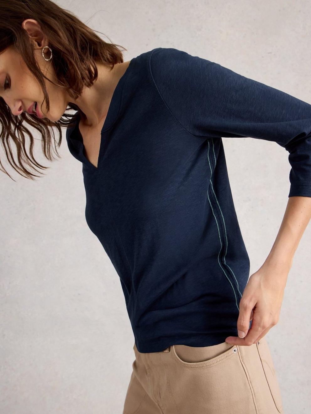 NELLY 34 SLEEVE TEE in DARK NAVY - MODEL DETAIL