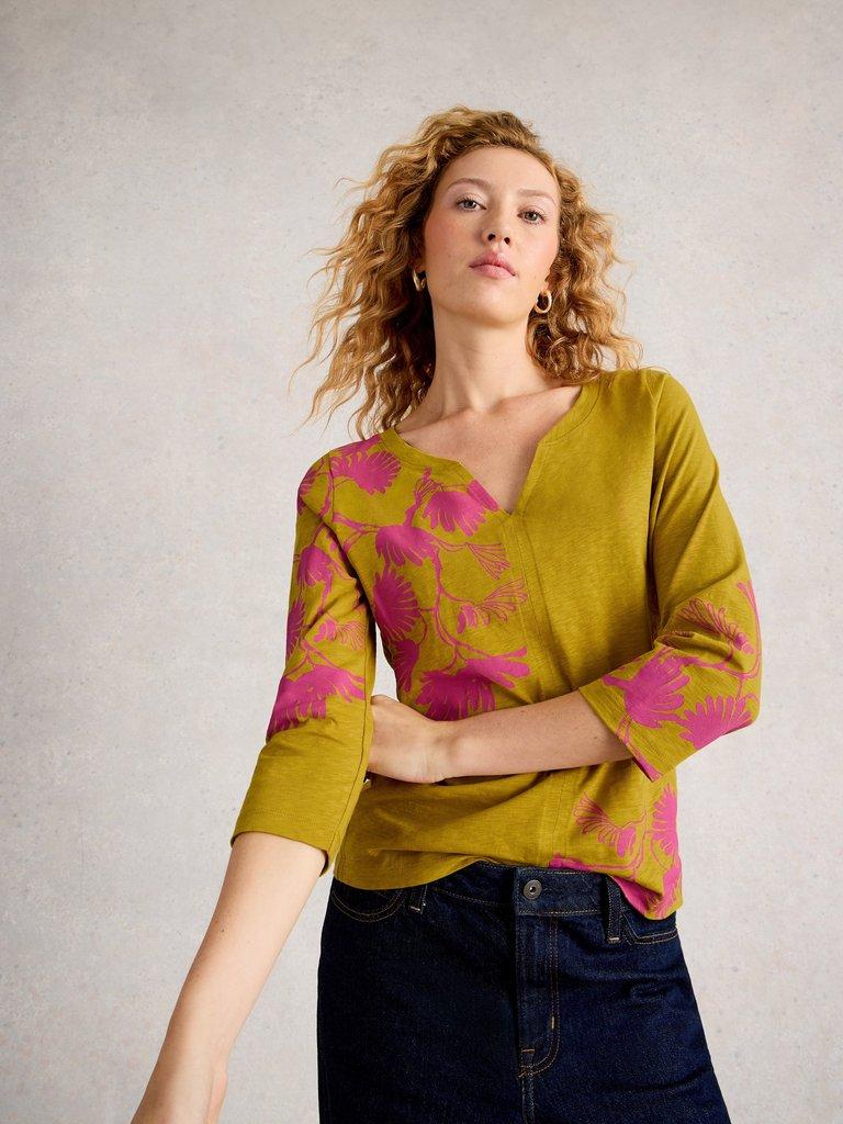 NELLY NOTCH NECK MID SLEEVE TEE in CHART PR - MODEL DETAIL