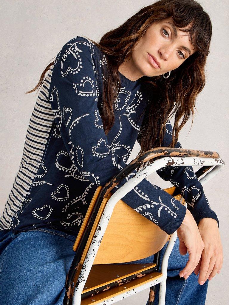 CLARA CREW NECK LONG SLEEVE TEE in NAVY MULTI - LIFESTYLE