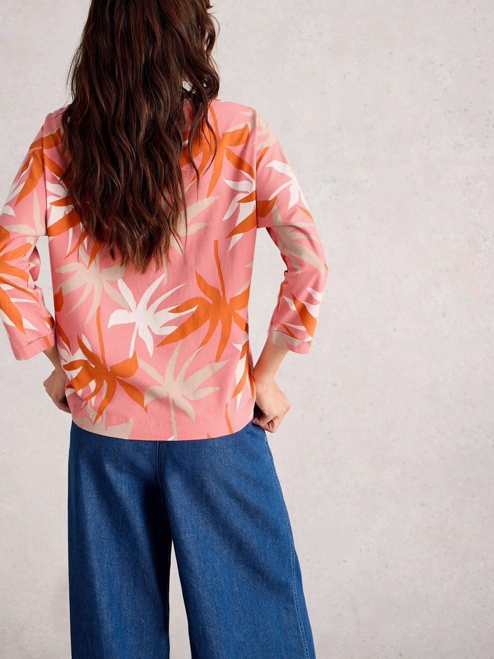 DEMI DOLMAN MID SLEEVE TOP in CORAL MLT - MODEL BACK