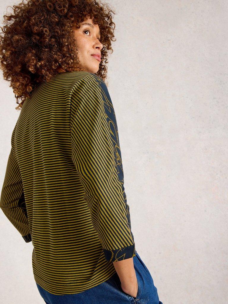 DEMI DOLMAN MID SLEEVE TOP in NAVY MULTI - MODEL BACK