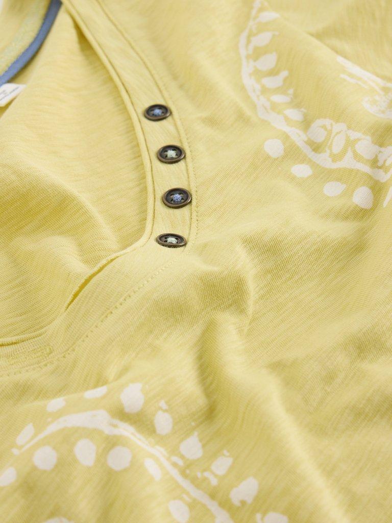 NADIA SWOOP NECK TEE in YELLOW MLT - FLAT DETAIL