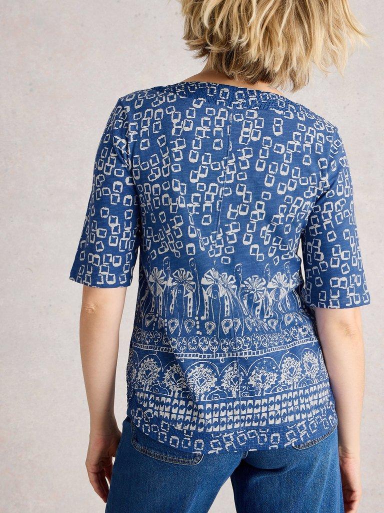 WEAVER CREW NECK TEE in BLUE PR - MODEL BACK