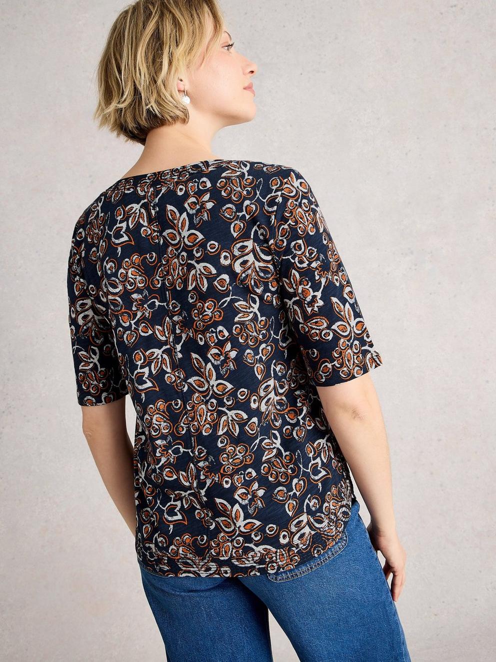 WEAVER NOTCH NECK TEE in NAVY PR - MODEL BACK