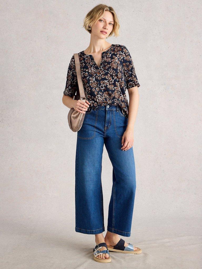 WEAVER NOTCH NECK TEE in NAVY PR - MODEL FRONT