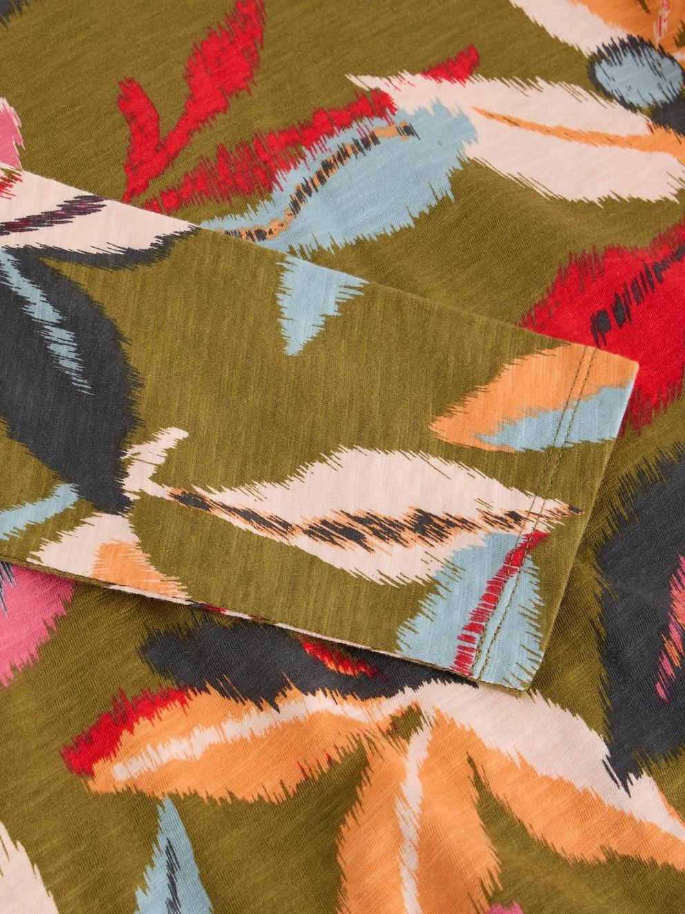 WEAVER LS TEE in KHAKI GRN - FLAT DETAIL