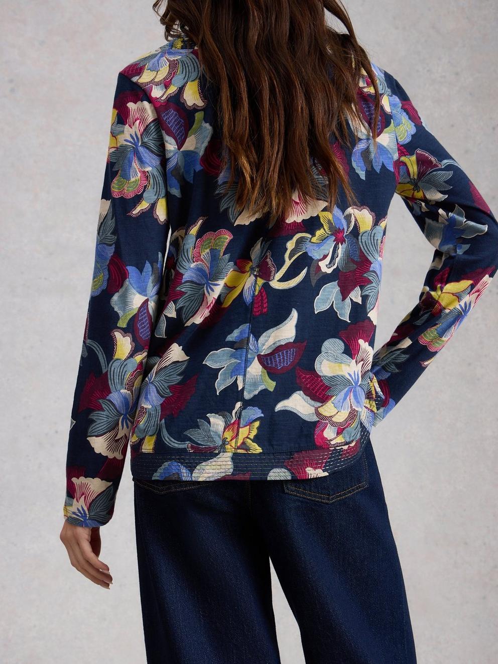 WEAVER LS TEE in NAVY PR - MODEL BACK