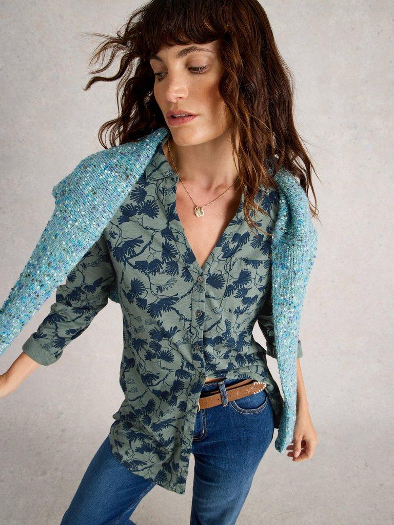 ANNIE LONG SLEEVE LONGLINE SHIRT in GREEN MLT - LIFESTYLE