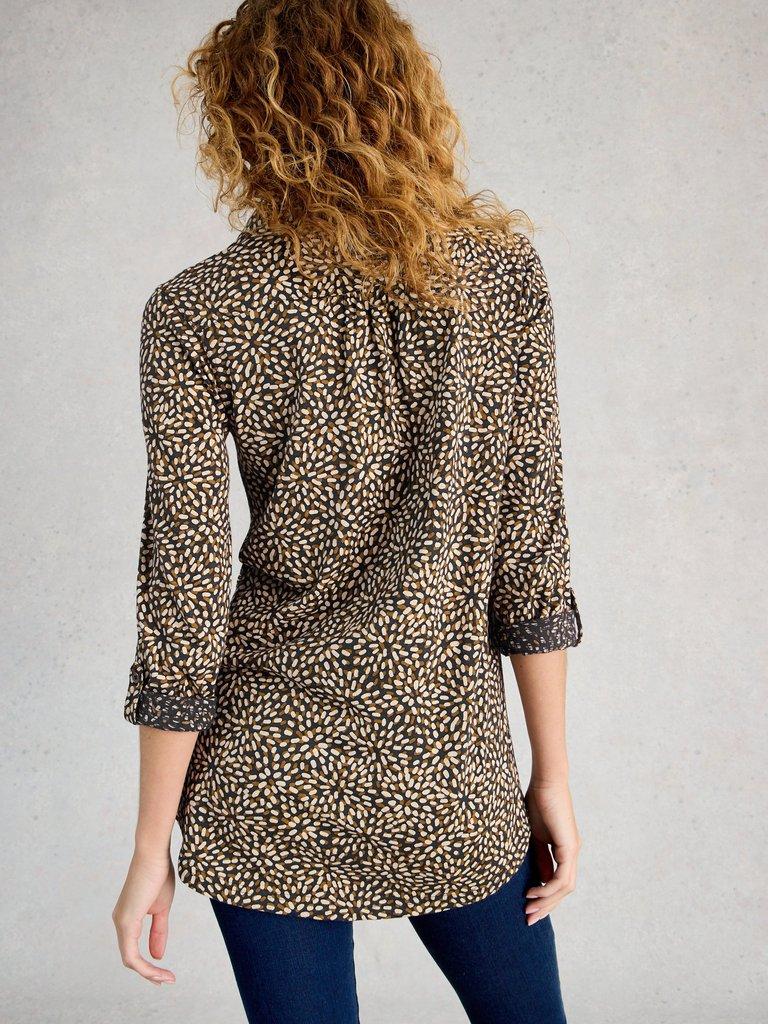 ANNIE LONG SLEEVE LONGLINE SHIRT in NAVY PR - MODEL BACK