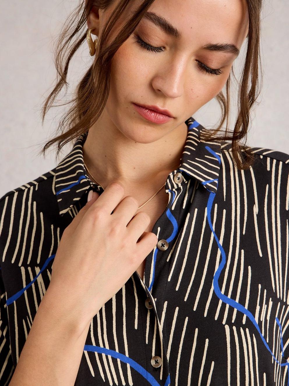 Rua Jersey Collared Shirt Dress in BLK MLT - MODEL DETAIL