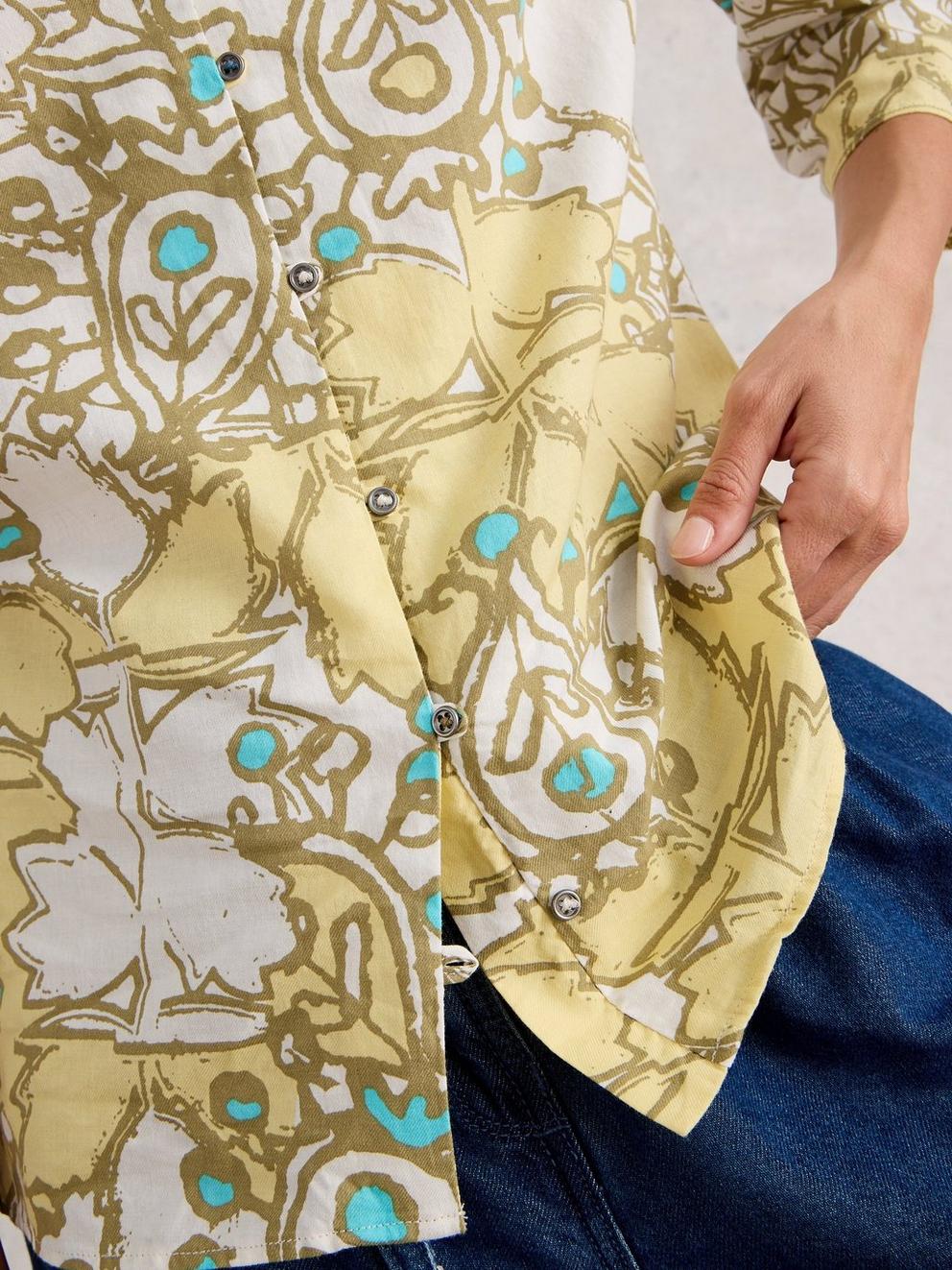 Rae Organic Cotton Top in YELLOW MLT - MODEL DETAIL