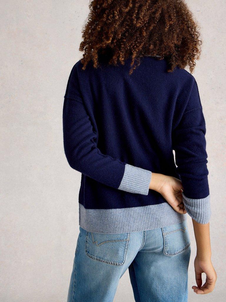 CREW CASHMERE JUMPER in DARK NAVY - MODEL BACK