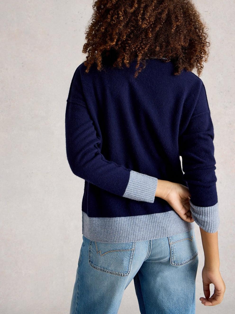 CREW CASHMERE JUMPER in DARK NAVY - MODEL BACK