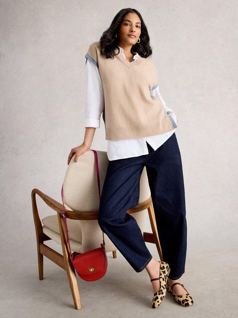 CASHMERE V NECK TANK in LGT NAT - LIFESTYLE