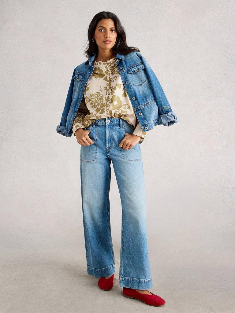 Aster Top  in GREEN PR - MODEL FRONT
