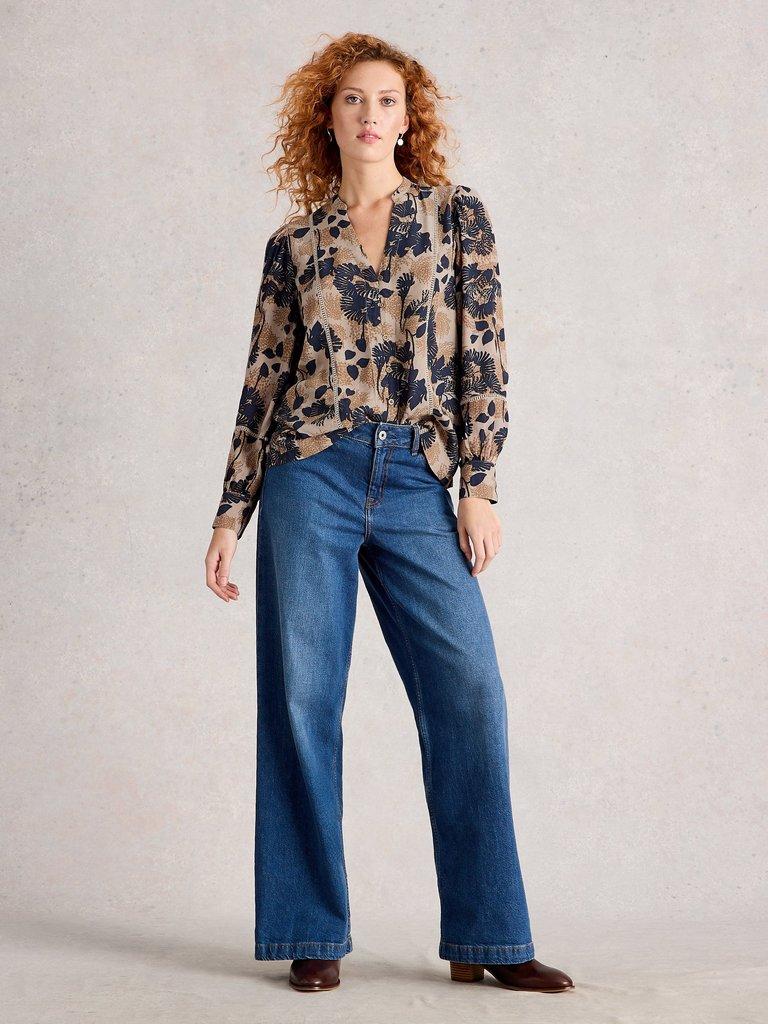 Paloma Notch Neck Top in NAT MLT - MODEL FRONT