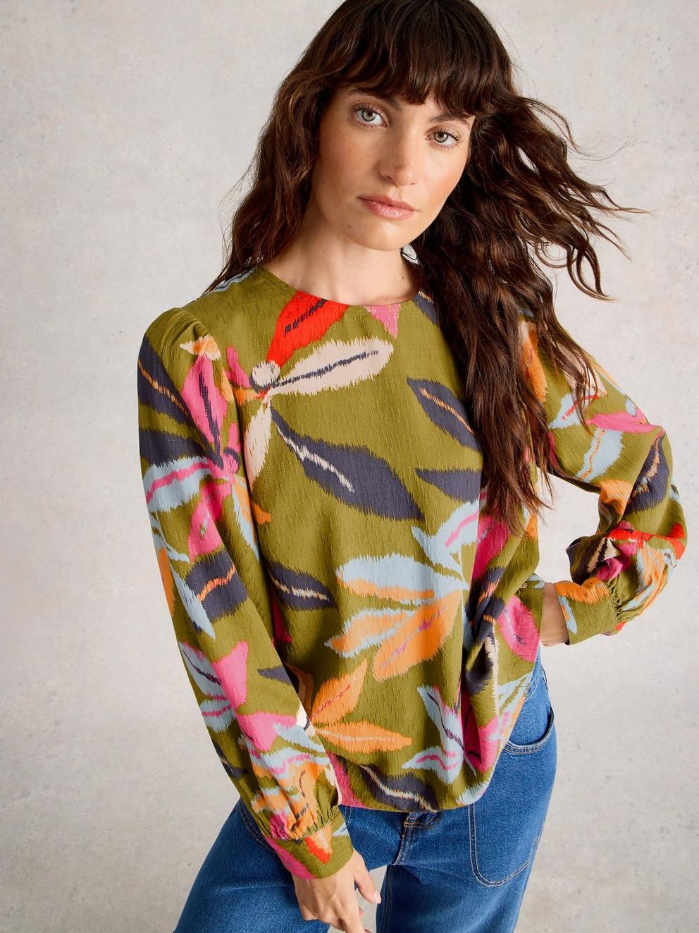 Ulla Crew Neck Top in GREEN MLT - MODEL DETAIL