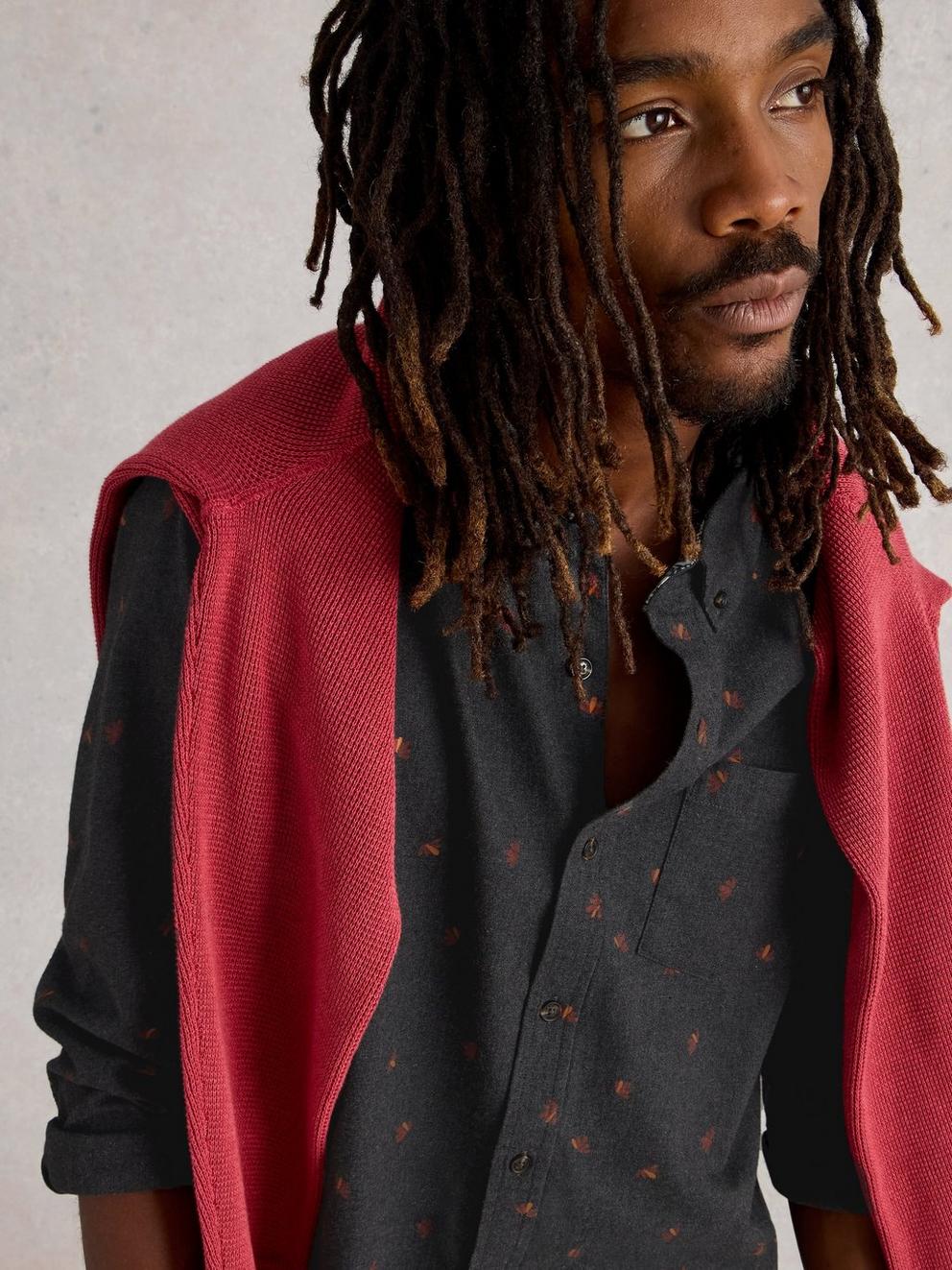 Finsbury Fan Print Shirt in CHARC GREY - MODEL DETAIL