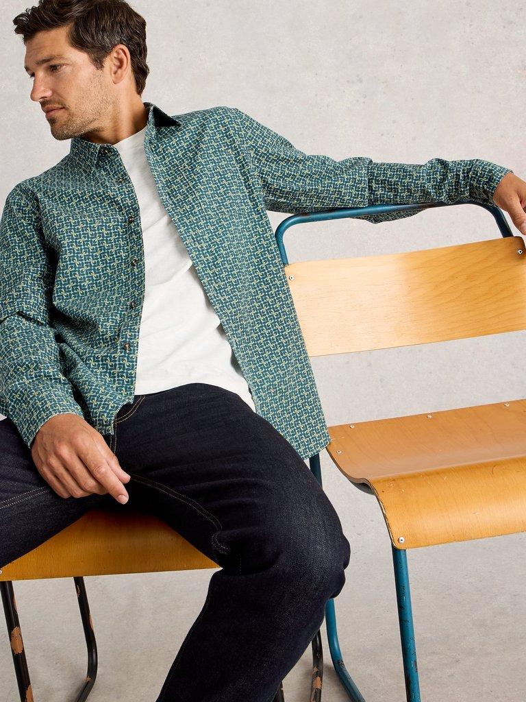 Finsbury Retro Print Shirt in TEAL PR - LIFESTYLE