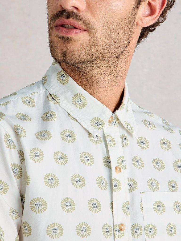 Finsbury Rustic Print Shirt in WHITE PR - MODEL DETAIL