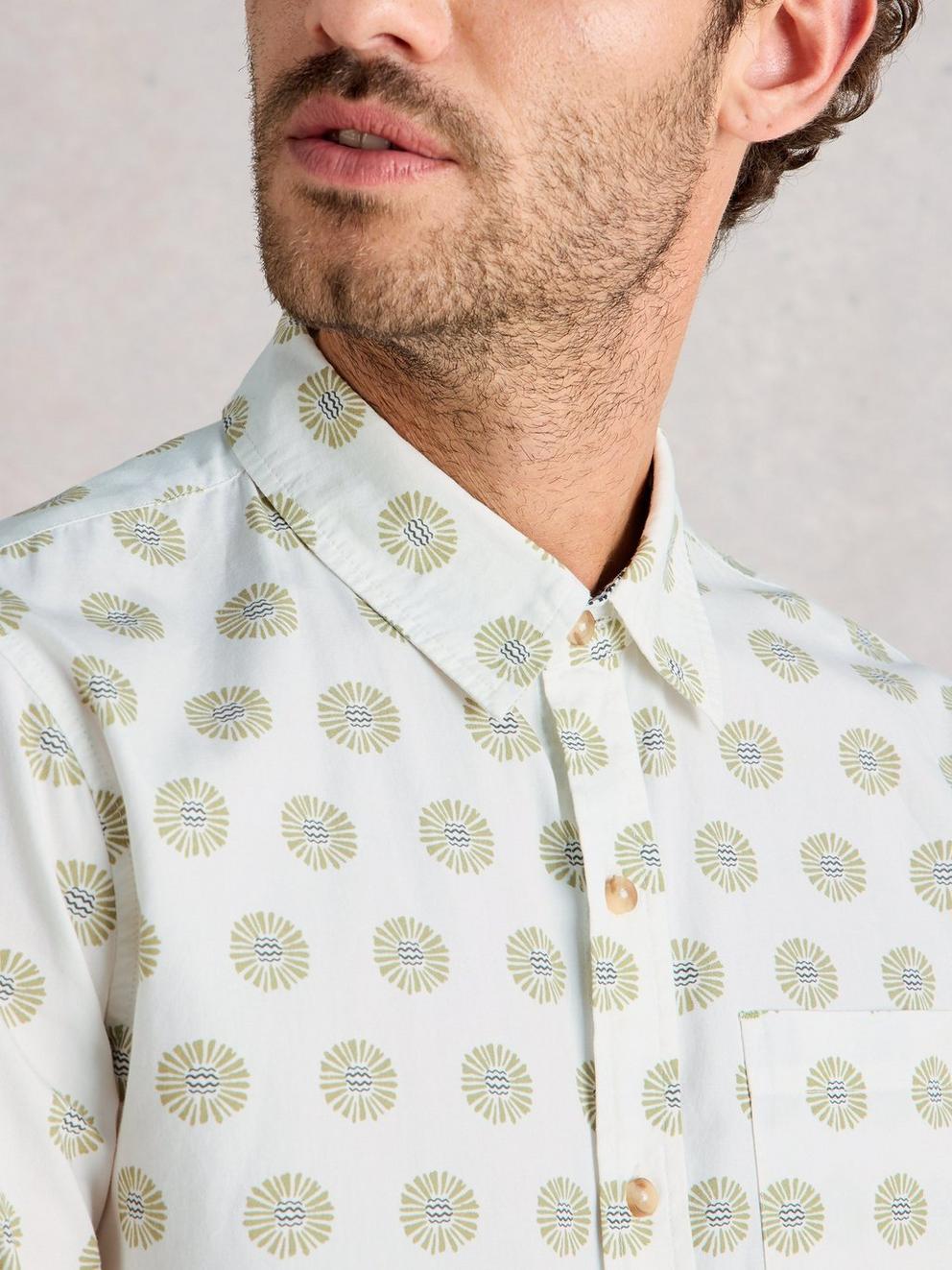 Finsbury Rustic Print Shirt in WHITE PR - MODEL DETAIL