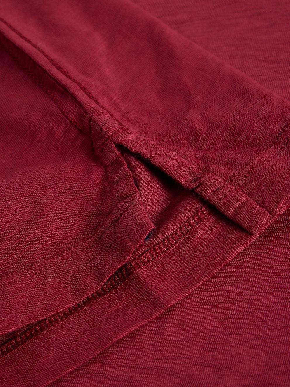 Abersoch Short Sleeve Crew Neck Tee in DK RED - FLAT DETAIL