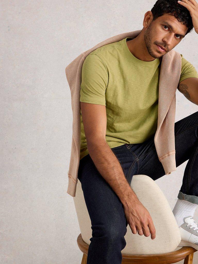 Abersoch Short Sleeve Crew Neck Tee in MID GREEN - LIFESTYLE