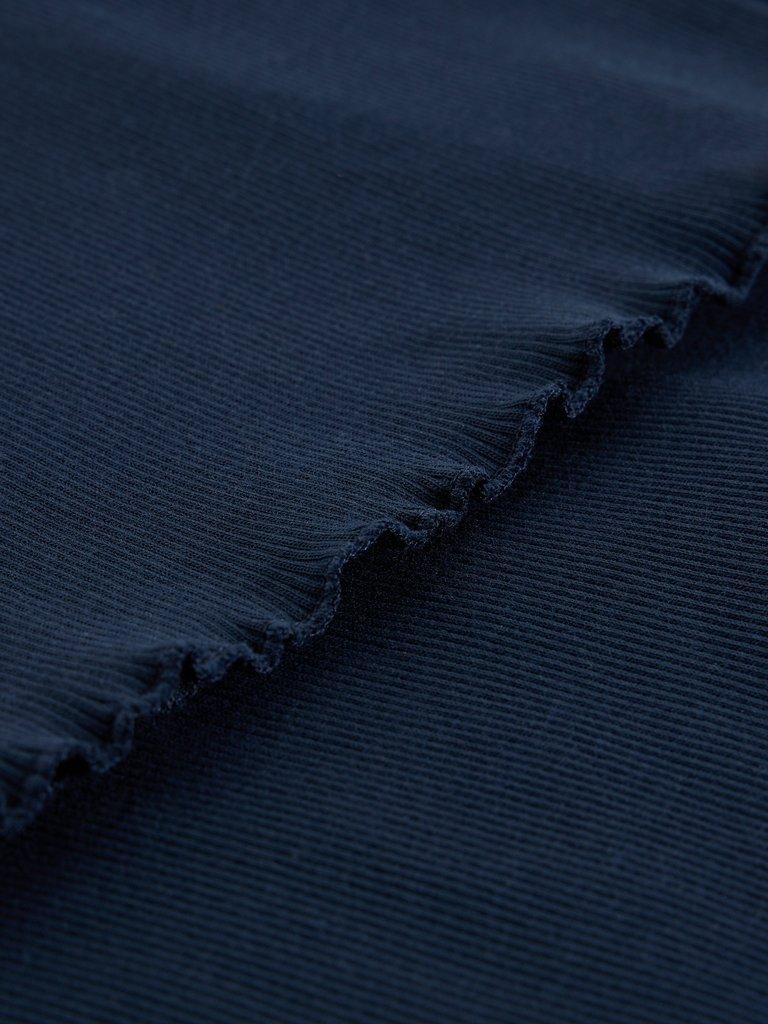 SEABREEZE SLEEVELESS VEST in FR NAVY - FLAT DETAIL