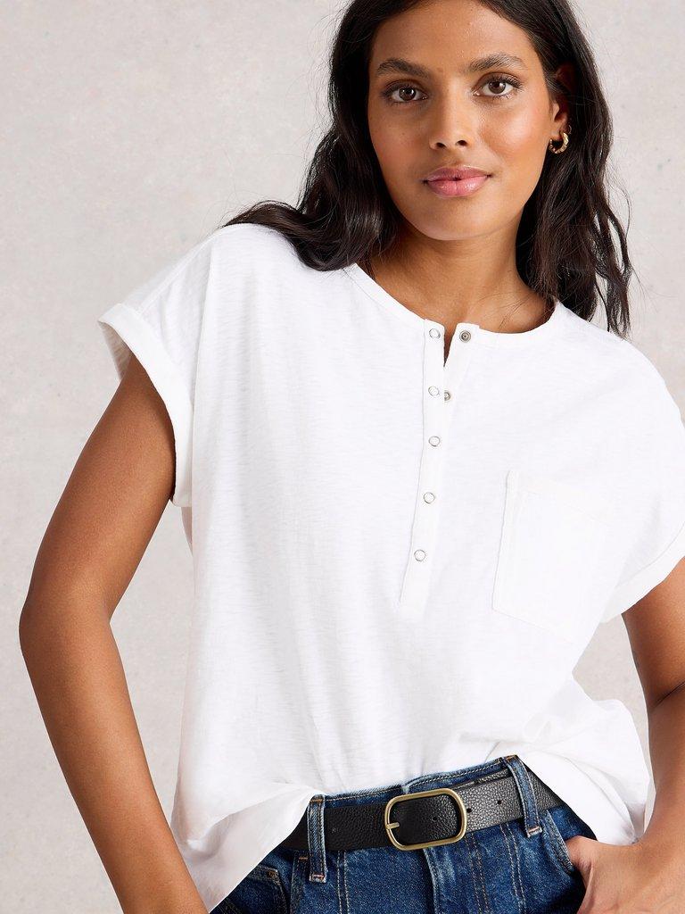 HOLLY SHORT SLEEVE SHIRT in BRIL WHITE - MODEL DETAIL
